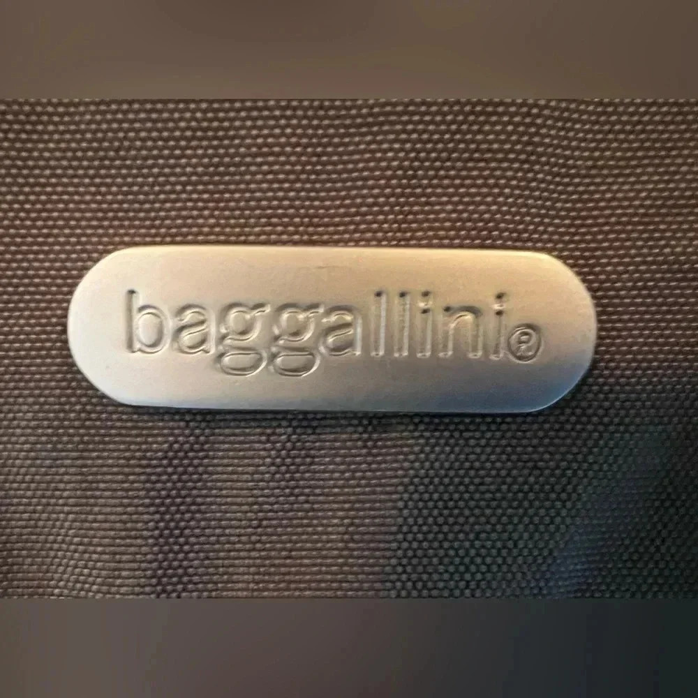 baggallini | ladies convertible mini-crossbody bag/belt bag. - Picture 4 of 16